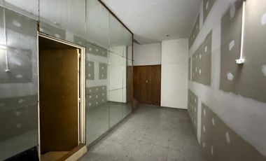 Amplio local comercial en venta en Sarandi