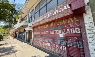 Amplio local comercial en venta en Sarandi