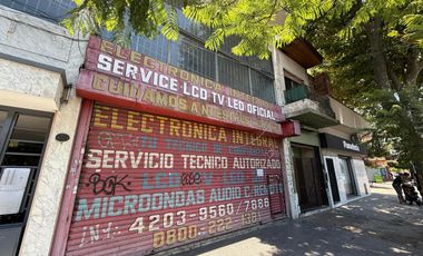Amplio local comercial en venta en Sarandi