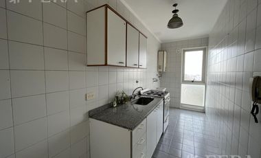 Alquiler de departamento de 3 ambientes con balcón en Wilde