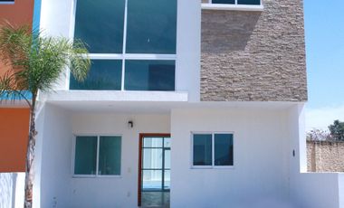 CASA EN VENTA EN SANTA CRUZ DEL ASTILLERO