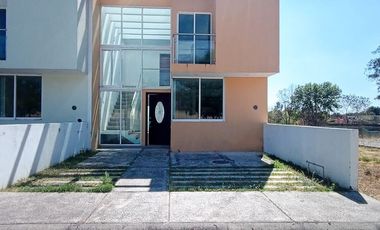 CASA EN VENTA EN SANTA CRUZ DEL ASTILLERO