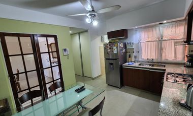 Hermoso 4 ambientes con 2 Baños, Balcón y Cochera en San Martin Centro