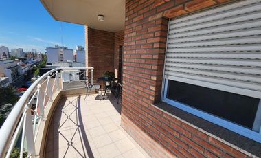 Hermoso 4 ambientes con 2 Baños, Balcón y Cochera en San Martin Centro