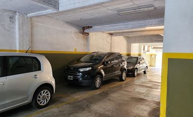 Hermoso 4 ambientes con 2 Baños, Balcón y Cochera en San Martin Centro