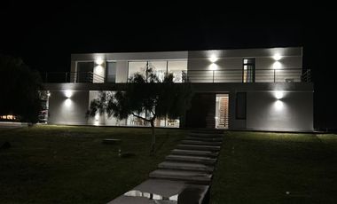 ALQUILER CASA 7 AMBIENTES - SALIDA LAGUNA - C/MUEBLES - CHACRAS DE LA RESERVA