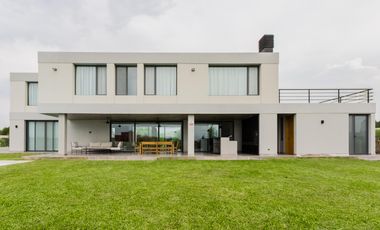ALQUILER CASA 7 AMBIENTES - SALIDA LAGUNA - C/MUEBLES - CHACRAS DE LA RESERVA