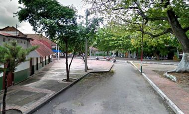 Casa en Girardot barrio Estación cerca a zona hotelera y alcaldía