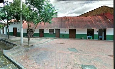 Casa en Girardot barrio Estación cerca a zona hotelera y alcaldía