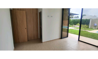 Casa campestre para estrenar en La Mesa Cund, COL con piscina