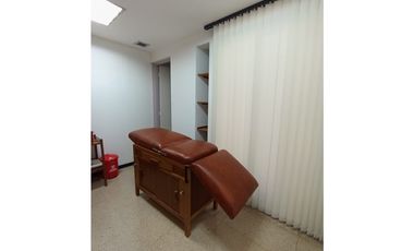 oficina para remodelar en el mejor punto de medellin
