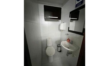 Se vende local comercial. Local #20
