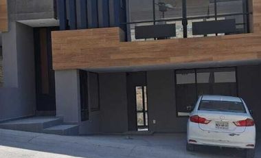 CASA EN RENTA EN LAGO