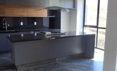CASA EN RENTA EN LAGO