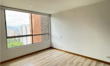 Apartamento en Arriendo Loma de Los Benedictinos Envigado