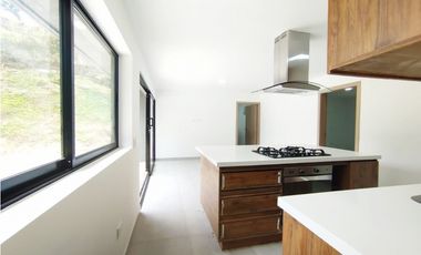 Arriendo Hermoso Apartaestudio tipo casa Envigado