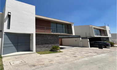HERMOSA CASA RENTA LOMAS DEL MOLINO