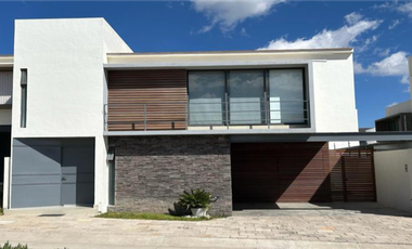 HERMOSA CASA RENTA LOMAS DEL MOLINO