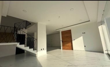 CASA EN VENTA CON SEGURIDAD EN VALLE ESCONDIDO, ATIZAPÁN DE ZARAGOZA