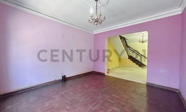 !Hermosa Casa de 3 Pisos en el Rímac! Ubicación Privilegiada Frente a Parque
