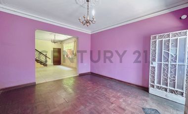 !Hermosa Casa de 3 Pisos en el Rímac! Ubicación Privilegiada Frente a Parque