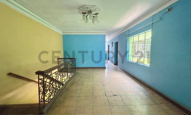 !Hermosa Casa de 3 Pisos en el Rímac! Ubicación Privilegiada Frente a Parque