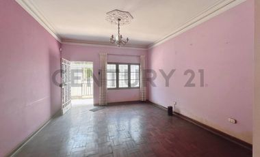 !Hermosa Casa de 3 Pisos en el Rímac! Ubicación Privilegiada Frente a Parque