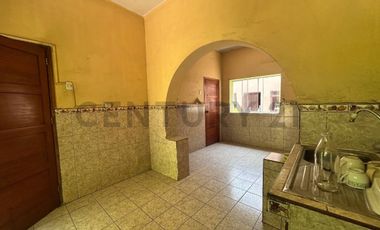 !Hermosa Casa de 3 Pisos en el Rímac! Ubicación Privilegiada Frente a Parque
