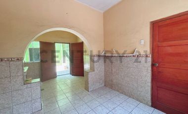 !Hermosa Casa de 3 Pisos en el Rímac! Ubicación Privilegiada Frente a Parque