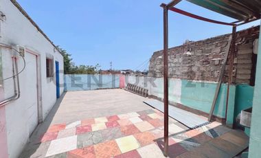 !Hermosa Casa de 3 Pisos en el Rímac! Ubicación Privilegiada Frente a Parque