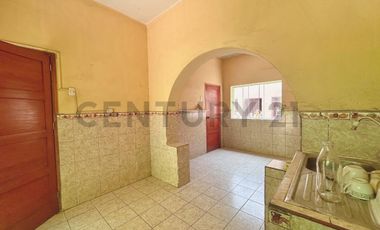 !Hermosa Casa de 3 Pisos en el Rímac! Ubicación Privilegiada Frente a Parque