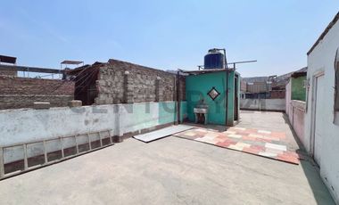 !Hermosa Casa de 3 Pisos en el Rímac! Ubicación Privilegiada Frente a Parque