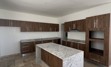 CASA EN VENTA EN PRIVADA