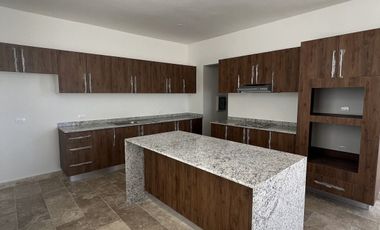 CASA EN VENTA EN PRIVADA