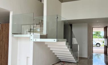CASA EN VENTA EN PRIVADA