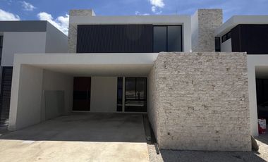 CASA EN VENTA EN PRIVADA