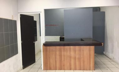 Local en Renta, en Plaza Comercial Portones del Carmen.