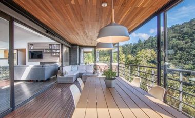 Moderna casa de 1 solo piso en El Retiro, sector Fizebad