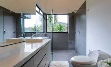 Vendo Espectacular Casa represa la Fe  el Retiro