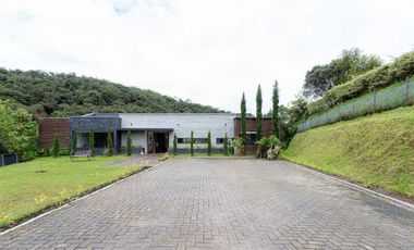 Vendo Espectacular Casa represa la Fe  el Retiro