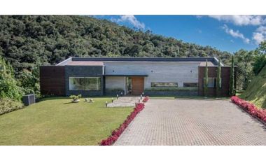 Vendo Espectacular Casa represa la Fe  el Retiro