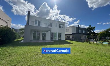 Casa en Puertos, Vistas con amplio jardín