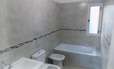 Dúplex en venta - 2 Dormitorios 2 Baños - Cochera - 70Mts2 - Ituzaingó Norte