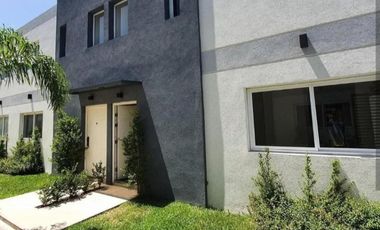 Dúplex en venta - 2 Dormitorios 2 Baños - Cochera - 70Mts2 - Ituzaingó Norte