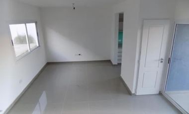 Dúplex en venta - 2 Dormitorios 2 Baños - Cochera - 70Mts2 - Ituzaingó Norte