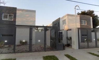 Dúplex en venta - 2 Dormitorios 2 Baños - Cochera - 70Mts2 - Ituzaingó Norte