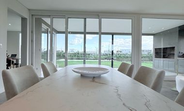 Casa a la laguna en Costas de Puertos Escobar