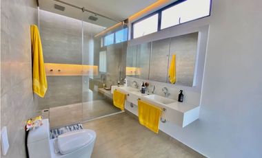 Casa en El Alto de Palmas Medellin en Arriendo sector la Esperanza