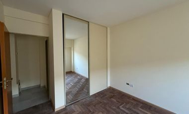 Departamento de tres ambientes con pileta a la venta en Avellaneda