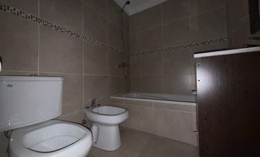 Departamento de tres ambientes con pileta a la venta en Avellaneda